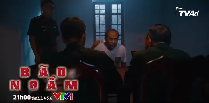 Bão ngầm - Tập 15: Vũ trường bị đột kích, Hải Triều diễn đánh cảnh sát - Ảnh 6. Bão ngầm - Tập 15: Vũ trường bị đột kích, Hải Triều diễn đánh cảnh sát - Ảnh 6.