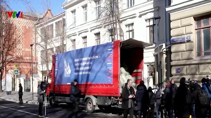 Ukraine lần đầu công khai số binh sĩ thiệt mạng, nhiều người dân cố duy trì cuộc sống bình thường - Ảnh 2. Ukraine lần đầu công khai số binh sĩ thiệt mạng, nhiều người dân cố duy trì cuộc sống bình thường - Ảnh 2.