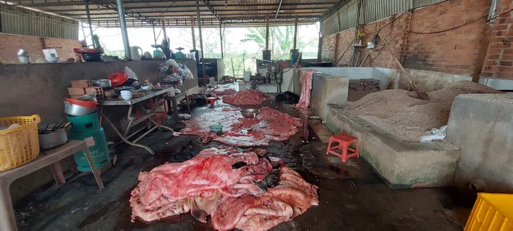Bà Rịa - Vũng Tàu: Phát hiện cơ sở nấu mỡ bò không phép - Ảnh 1. Bà Rịa - Vũng Tàu: Phát hiện cơ sở nấu mỡ bò không phép - Ảnh 1.