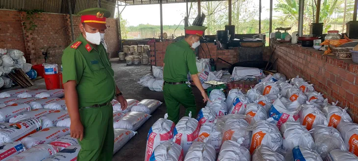 Bà Rịa - Vũng Tàu: Phát hiện cơ sở nấu mỡ bò không phép - Ảnh 2. Bà Rịa - Vũng Tàu: Phát hiện cơ sở nấu mỡ bò không phép - Ảnh 2.