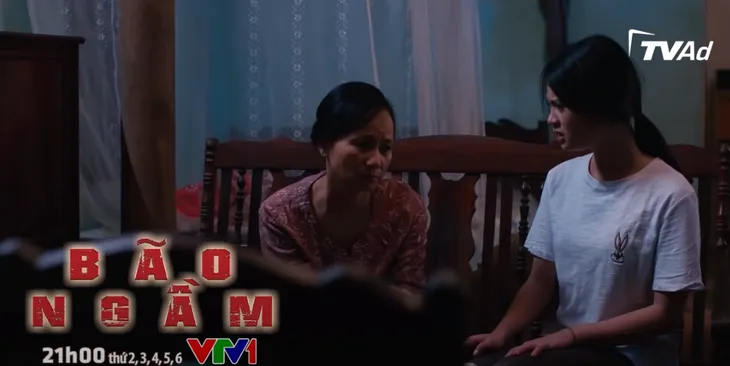 Bão ngầm - Tập 18: Mẹ Hải Triều lo lắng cho tính mạng của con trai - Ảnh 1. Bão ngầm - Tập 18: Mẹ Hải Triều lo lắng cho tính mạng của con trai - Ảnh 1.