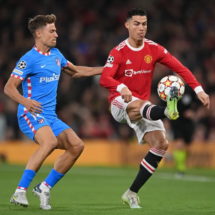Ronaldo im tiếng, Man Utd dừng bước ở Champions League - Ảnh 1. Ronaldo im tiếng, Man Utd dừng bước ở Champions League - Ảnh 1.