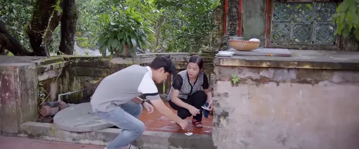 Lối về miền hoa - Tập 18: Chú Lâm giả bệnh, một mũi tên trúng 2 đích? - Ảnh 5. Lối về miền hoa - Tập 18: Chú Lâm giả bệnh, một mũi tên trúng 2 đích? - Ảnh 5.