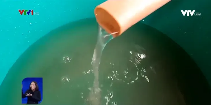 Người dân tại Ba Vì mòn mỏi chờ nước sạch - Ảnh 1. Người dân tại Ba Vì mòn mỏi chờ nước sạch - Ảnh 1.
