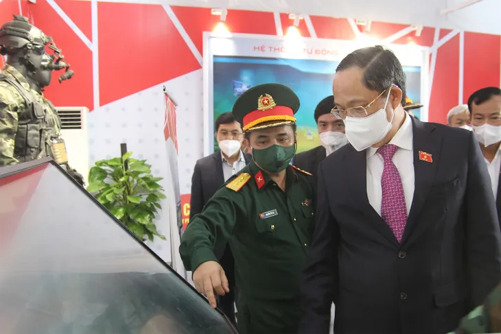 Phó Chủ tịch Quốc hội thăm và làm việc với Viettel - Ảnh 1. Phó Chủ tịch Quốc hội thăm và làm việc với Viettel - Ảnh 1.