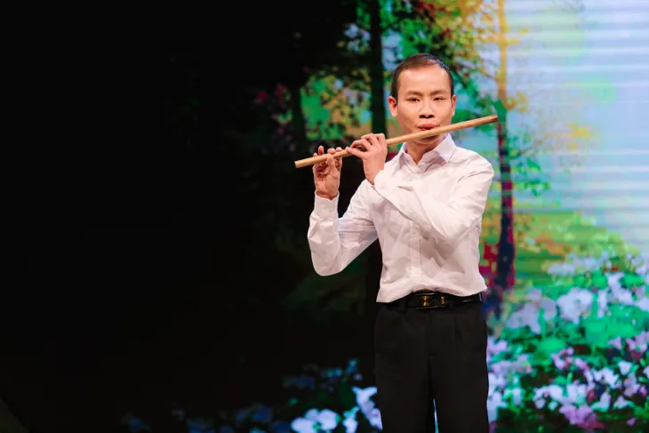 Trạm yêu thương: Chàng trai khiếm thị, suy thận theo đuổi tiếng sáo trúc - Ảnh 1. Trạm yêu thương: Chàng trai khiếm thị, suy thận theo đuổi tiếng sáo trúc - Ảnh 1.