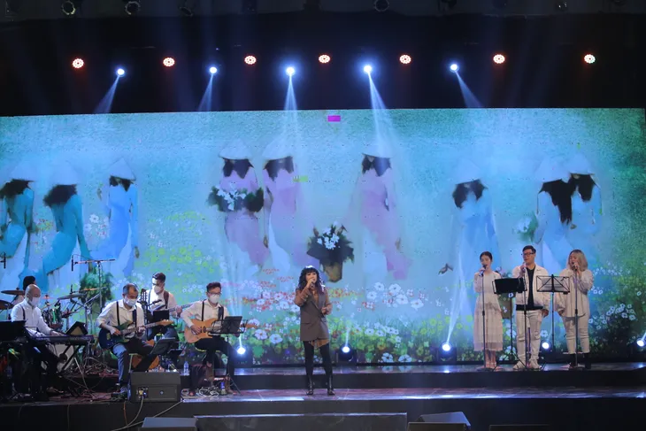 Thanh xuân tươi đẹp: Ca sĩ Phương Thanh bất ngờ lên ghế hồi đáp - Ảnh 3. Thanh xuân tươi đẹp: Ca sĩ Phương Thanh bất ngờ lên ghế hồi đáp - Ảnh 3.