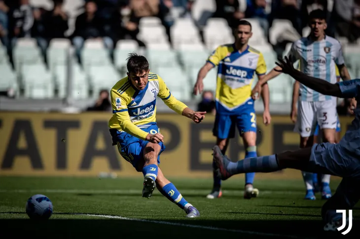 Dybala và Vlahovic lập công, Juventus bất bại 16 trận tại Serie A - Ảnh 1. Dybala và Vlahovic lập công, Juventus bất bại 16 trận tại Serie A - Ảnh 1.