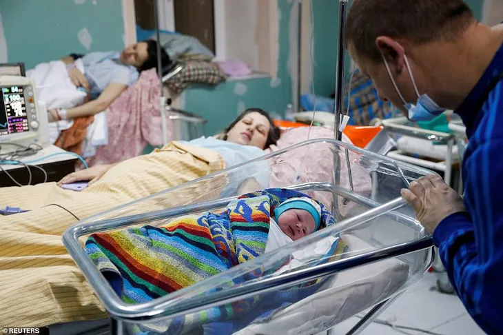 Bệnh viện phụ sản tại Ukraine trong chiến sự - Ảnh 1. Bệnh viện phụ sản tại Ukraine trong chiến sự - Ảnh 1.