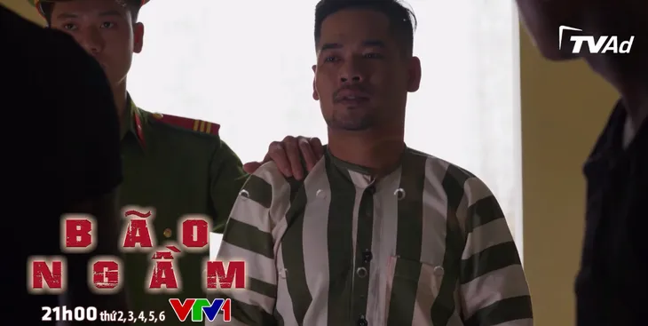 Bão ngầm - Tập 22: Toàn khỉ đốm sai đàn em đi điều tra lai lịch Hùng nhọ - Ảnh 3. Bão ngầm - Tập 22: Toàn khỉ đốm sai đàn em đi điều tra lai lịch Hùng nhọ - Ảnh 3.