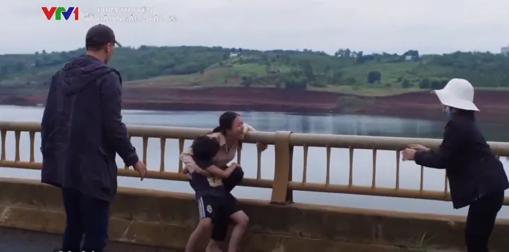 Bão ngầm - Tập 22: Hạ Lam nhận công tác về cùng cơ quan Hải Triều - Ảnh 6. Bão ngầm - Tập 22: Hạ Lam nhận công tác về cùng cơ quan Hải Triều - Ảnh 6.