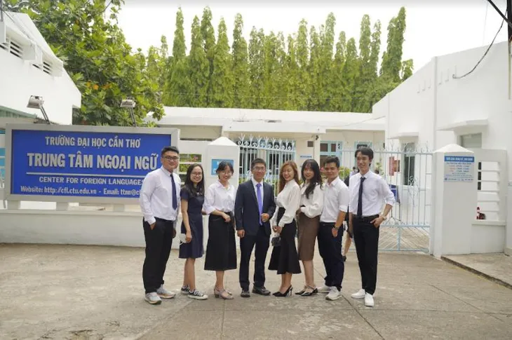 Lễ ký kết CTĐT Tiếng Anh Y Khoa với TTNN Đại học Cần Thơ (CFL) - Ảnh 3. Lễ ký kết CTĐT Tiếng Anh Y Khoa với TTNN Đại học Cần Thơ (CFL) - Ảnh 3.