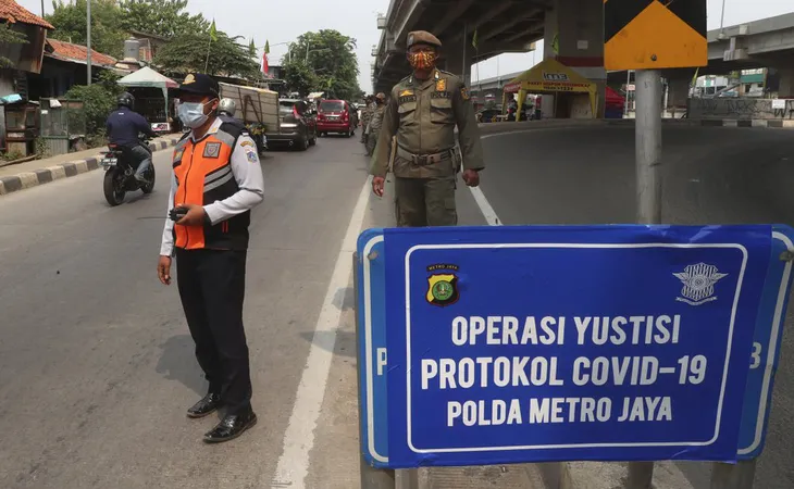 Số ca tử vong do COVID-19 ở Mỹ vượt mốc 1 triệu, ca mắc mới toàn cầu tăng tuần thứ hai liên tiếp - Ảnh 2. Số ca tử vong do COVID-19 ở Mỹ vượt mốc 1 triệu, ca mắc mới toàn cầu tăng tuần thứ hai liên tiếp - Ảnh 2.