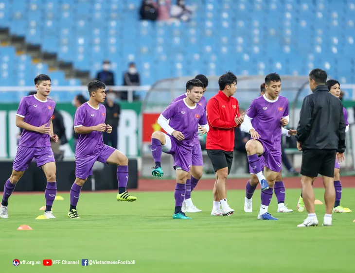 ĐT Việt Nam tập buổi cuối trên sân Mỹ Đình, sẵn sàng so tài với ĐT Oman - Ảnh 7. ĐT Việt Nam tập buổi cuối trên sân Mỹ Đình, sẵn sàng so tài với ĐT Oman - Ảnh 7.
