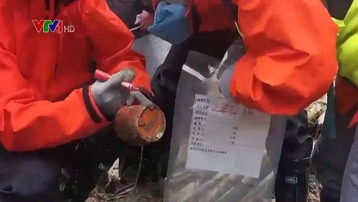 Tìm thấy hộp đen thứ hai vụ rơi máy bay ở Trung Quốc - Ảnh 1. Tìm thấy hộp đen thứ hai vụ rơi máy bay ở Trung Quốc - Ảnh 1.