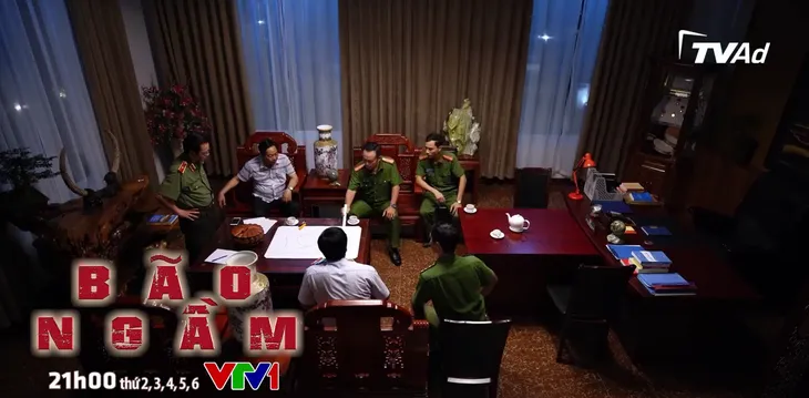 Bão ngầm - Tập 24: Giờ giao nhận 2000 bánh ma túy đã đến, Hùng nhọ một lần nữa đối mặt nguy hiểm - Ảnh 7. Bão ngầm - Tập 24: Giờ giao nhận 2000 bánh ma túy đã đến, Hùng nhọ một lần nữa đối mặt nguy hiểm - Ảnh 7.
