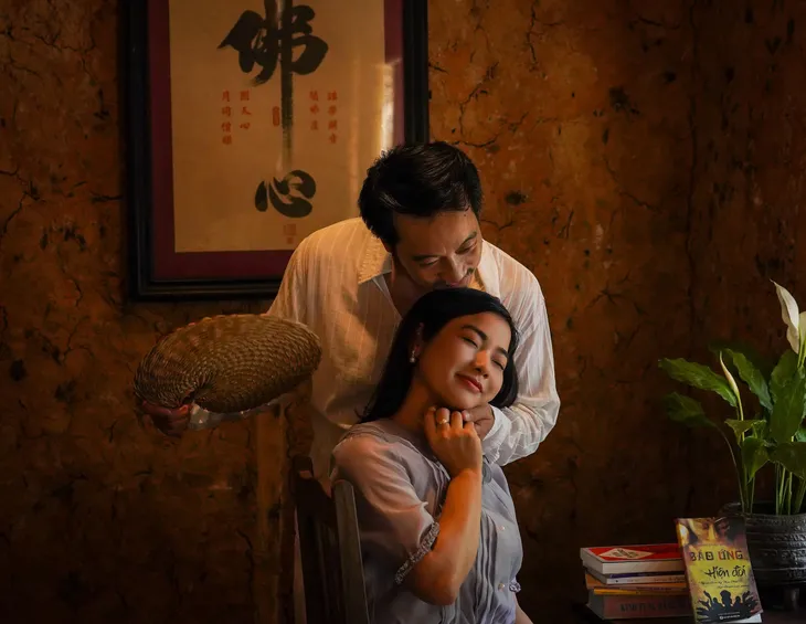 Lối về miền hoa: Vợ chồng chú Lâm khoe bộ ảnh ngọt lịm, nhóm trẻ chạy theo không kịp - Ảnh 1. Lối về miền hoa: Vợ chồng chú Lâm khoe bộ ảnh ngọt lịm, nhóm trẻ chạy theo không kịp - Ảnh 1.