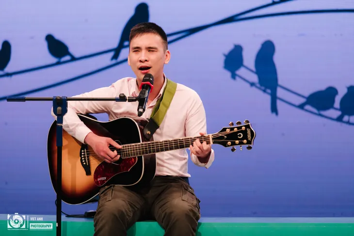 Trạm yêu thương: Chàng trai khiếm thị 23 tuổi ước mơ làm từ thiện bằng âm nhạc - Ảnh 1. Trạm yêu thương: Chàng trai khiếm thị 23 tuổi ước mơ làm từ thiện bằng âm nhạc - Ảnh 1.