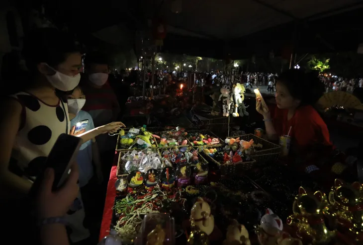 Giờ Trái đất 2022: Kiến tạo tương lai - Bây giờ hoặc không bao giờ - Ảnh 16. Giờ Trái đất 2022: Kiến tạo tương lai - Bây giờ hoặc không bao giờ - Ảnh 16.
