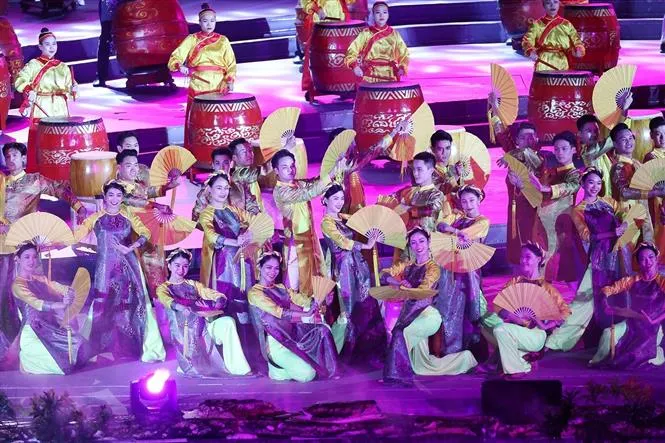Hoành tráng chương trình nghệ thuật chào mừng Năm Du lịch quốc gia 2022 - Ảnh 6. Hoành tráng chương trình nghệ thuật chào mừng Năm Du lịch quốc gia 2022 - Ảnh 6.
