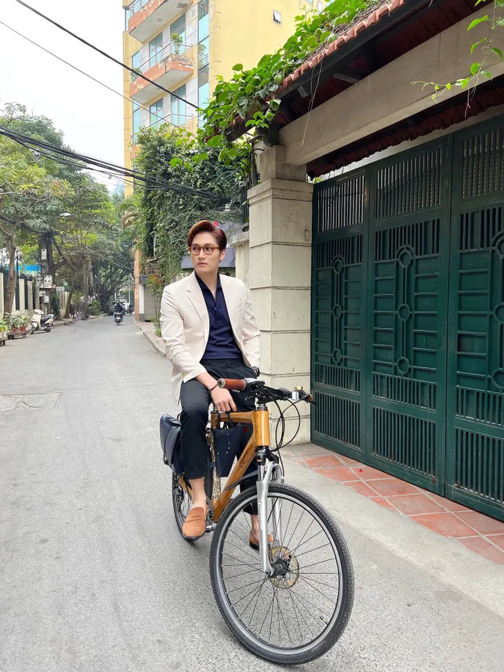 Diễn viên Việt tuần qua: Hồng Diễm ngập trong hoa sinh nhật, Phương Oanh có lúc cực dịu dàng - Ảnh 15. Diễn viên Việt tuần qua: Hồng Diễm ngập trong hoa sinh nhật, Phương Oanh có lúc cực dịu dàng - Ảnh 15.