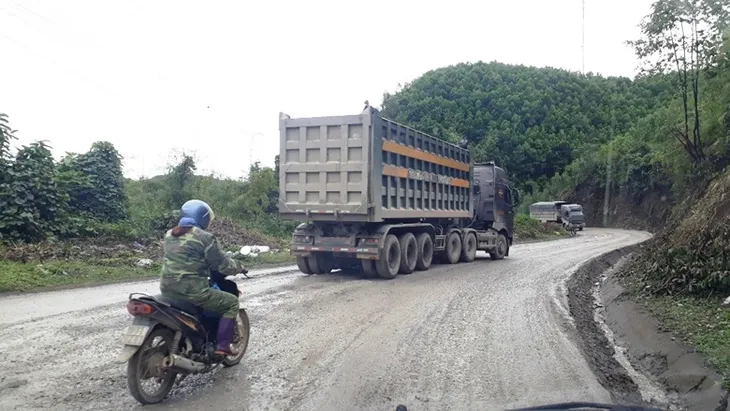 Sớm khắc phục mặt đường Quốc lộ 70 - Ảnh 3.