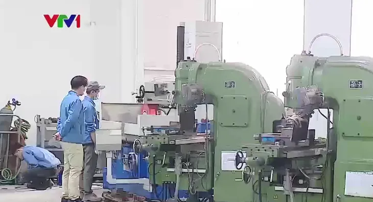 Công nhân là F1 phải cách ly, doanh nghiệp thiếu lao động trầm trọng - Ảnh 1.
