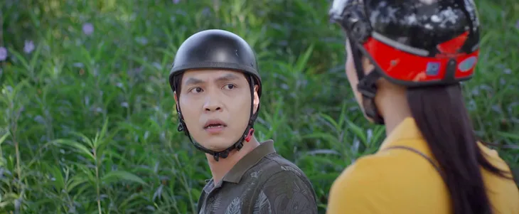 Lối về miền hoa - Tập 12: Lợi ăn quả lừa mất nửa tỷ bất ngờ gặp Thanh thất tình - Ảnh 14. Lối về miền hoa - Tập 12: Lợi ăn quả lừa mất nửa tỷ bất ngờ gặp Thanh thất tình - Ảnh 14.