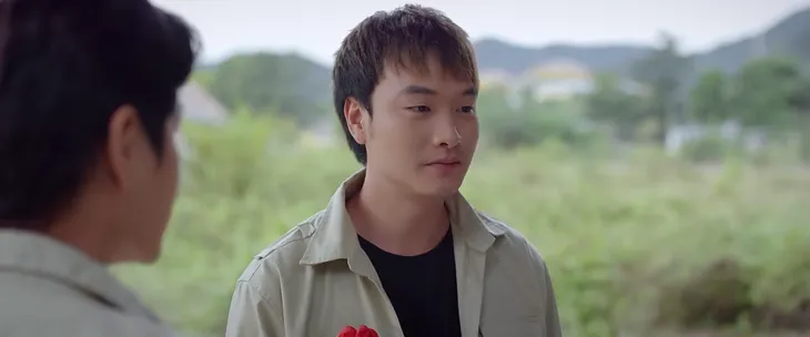 Lối về miền hoa - Tập cuối: Lần này, Lợi có nhận được lòng tin từ dân làng? - Ảnh 1. Lối về miền hoa - Tập cuối: Lần này, Lợi có nhận được lòng tin từ dân làng? - Ảnh 1.