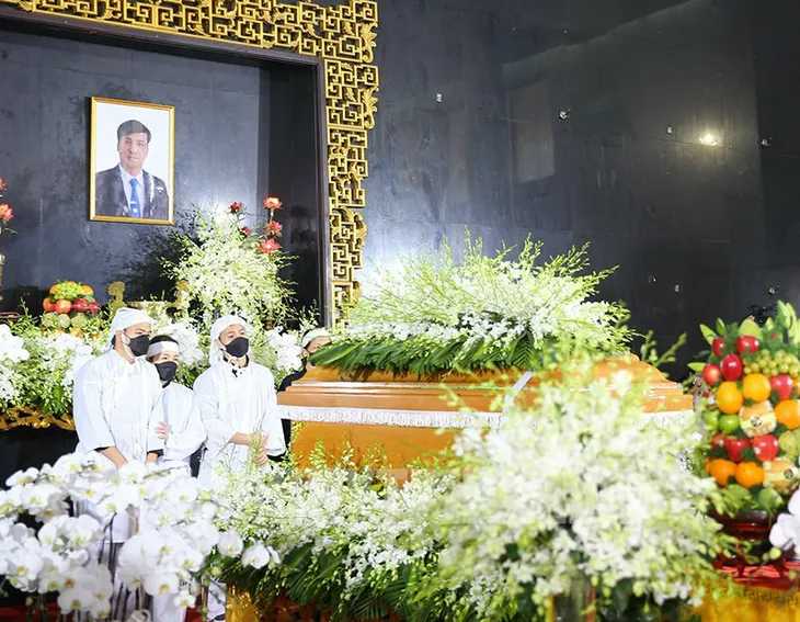Chủ tịch nước đến viếng Phó Chủ tịch Thường trực UBND TP Hồ Chí Minh Lê Hòa Bình - Ảnh 5. Chủ tịch nước đến viếng Phó Chủ tịch Thường trực UBND TP Hồ Chí Minh Lê Hòa Bình - Ảnh 5.