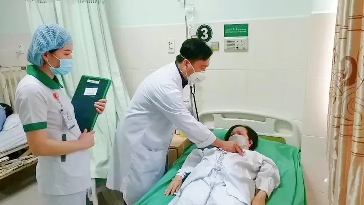 Đau bụng dữ dội, vào viện phát hiện xương cá đâm xuyên thành dạ dày vào tụy - Ảnh 1. Đau bụng dữ dội, vào viện phát hiện xương cá đâm xuyên thành dạ dày vào tụy - Ảnh 1.