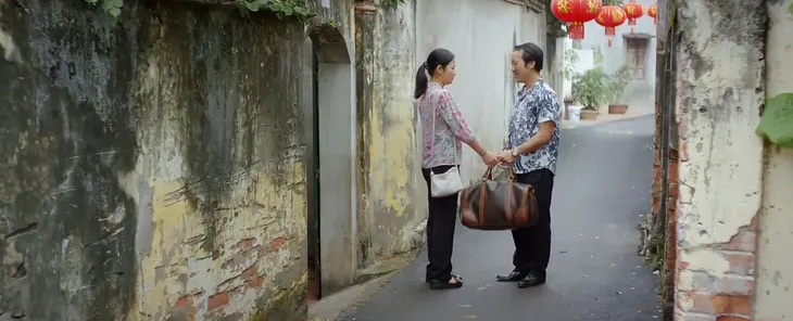 Lối về miền hoa - Tập cuối: Lợi lừa lại đầy ngoạn mục khi biết bí mật bệnh nan y của bố - Ảnh 14. Lối về miền hoa - Tập cuối: Lợi lừa lại đầy ngoạn mục khi biết bí mật bệnh nan y của bố - Ảnh 14.