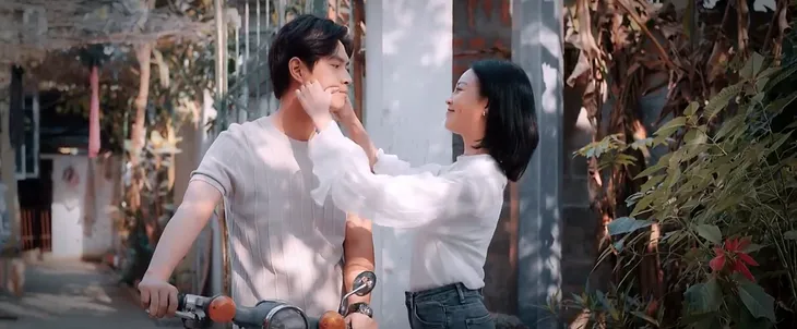 Loạt khoảnh khắc đốn tim của 4 cặp đôi phim Lối về miền hoa - Ảnh 26. Loạt khoảnh khắc đốn tim của 4 cặp đôi phim Lối về miền hoa - Ảnh 26.