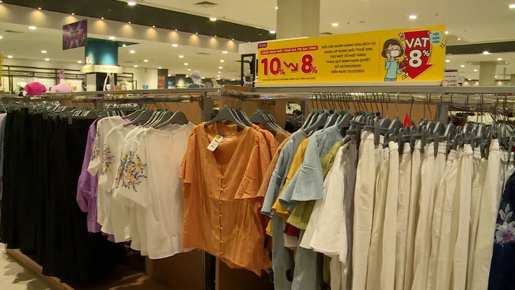 Nhiều doanh nghiệp còn lúng túng khi giảm thuế VAT về 8% - Ảnh 1. Nhiều doanh nghiệp còn lúng túng khi giảm thuế VAT về 8% - Ảnh 1.