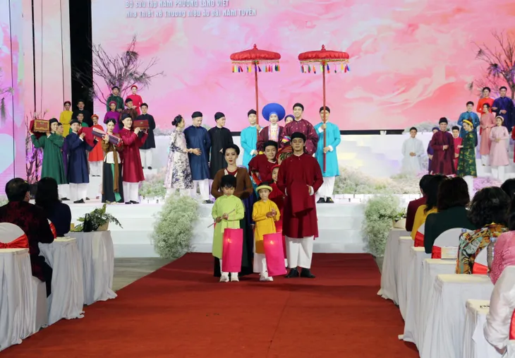 Khai mạc Lễ hội Áo dài TP Hồ Chí Minh lần thứ 8 năm 2022 - Ảnh 5. Khai mạc Lễ hội Áo dài TP Hồ Chí Minh lần thứ 8 năm 2022 - Ảnh 5.