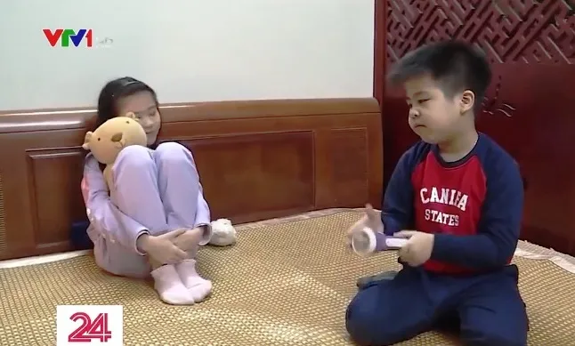 Phụ huynh loay hoay gỡ rối tâm lý cho con khi ở nhà mùa dịch - Ảnh 1. Phụ huynh loay hoay gỡ rối tâm lý cho con khi ở nhà mùa dịch - Ảnh 1.