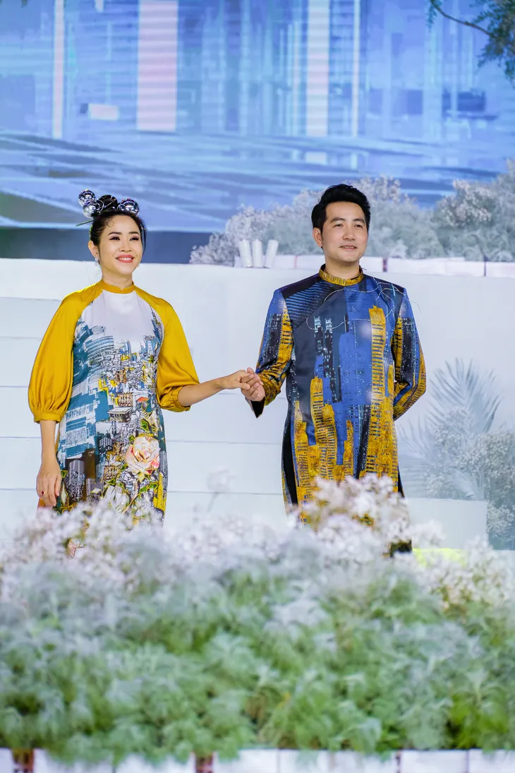 Lễ hội Áo dài 2022: Sao Việt hào hứng trình diễn bên gia đình - Ảnh 7. Lễ hội Áo dài 2022: Sao Việt hào hứng trình diễn bên gia đình - Ảnh 7.