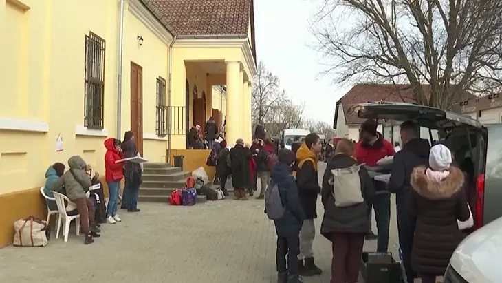Nga mở nhiều hành lang nhân đạo tại Ukraine - Ảnh 1. Nga mở nhiều hành lang nhân đạo tại Ukraine - Ảnh 1.