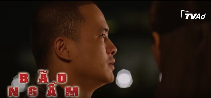 Bão ngầm - Tập 12: Đàn em lão Tuất ân hận vì đâm sau lưng Hải Triều - Ảnh 1. Bão ngầm - Tập 12: Đàn em lão Tuất ân hận vì đâm sau lưng Hải Triều - Ảnh 1.