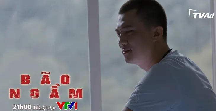 Bão ngầm - Tập 12: Hùng nhọ trở thành cánh tay phải đắc lực của lão Chư - Ảnh 3. Bão ngầm - Tập 12: Hùng nhọ trở thành cánh tay phải đắc lực của lão Chư - Ảnh 3.