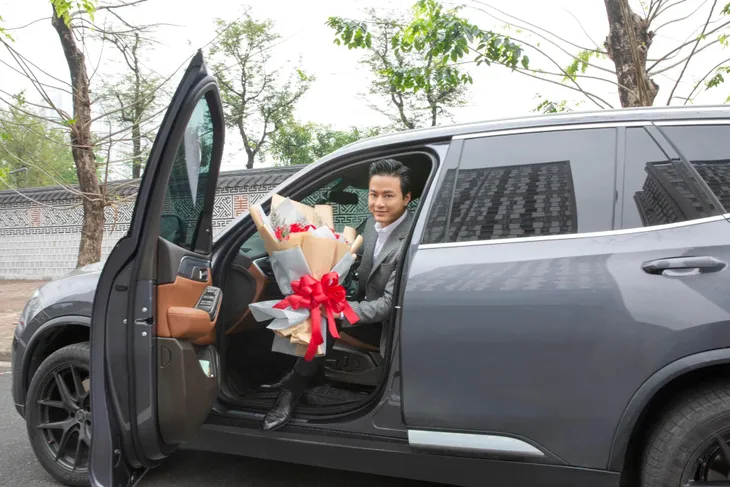 Loạt diễn viên khoe hoa, ảnh xinh đẹp nhân ngày 8/3 - Ảnh 7. Loạt diễn viên khoe hoa, ảnh xinh đẹp nhân ngày 8/3 - Ảnh 7.