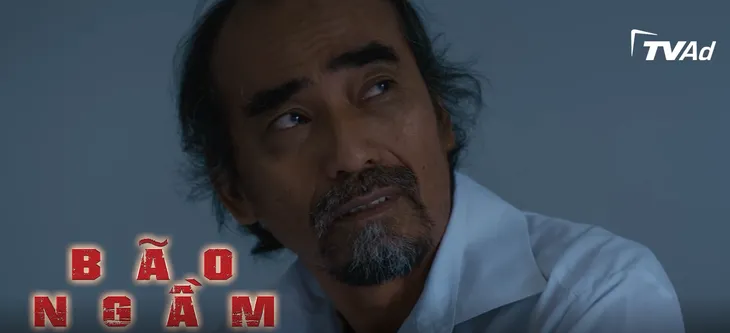 Bão ngầm - Tập 12: Hùng nhọ trở thành cánh tay phải đắc lực của lão Chư - Ảnh 2. Bão ngầm - Tập 12: Hùng nhọ trở thành cánh tay phải đắc lực của lão Chư - Ảnh 2.