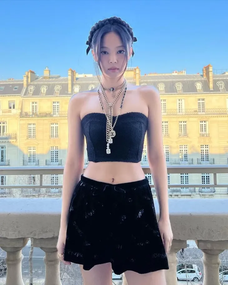 Jennie (BLACKPINK) trở thành tâm điểm chú ý tại Tuần lễ thời trang Paris - Ảnh 1. Jennie (BLACKPINK) trở thành tâm điểm chú ý tại Tuần lễ thời trang Paris - Ảnh 1.