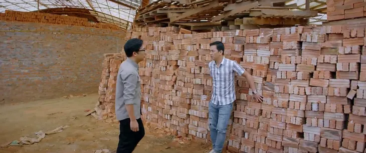 Lối về miền hoa - Tập 15: Lợi bắt quả tang Thắng - Mạnh câu kết lừa đảo - Ảnh 4. Lối về miền hoa - Tập 15: Lợi bắt quả tang Thắng - Mạnh câu kết lừa đảo - Ảnh 4.
