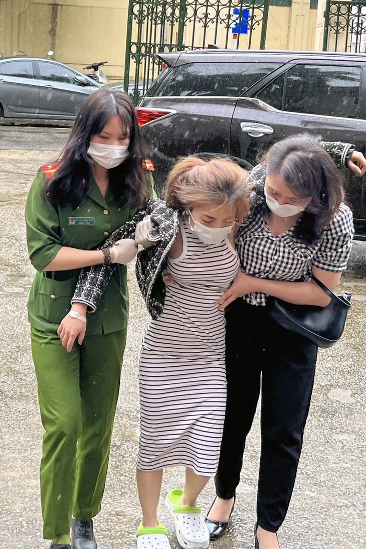 Nghi phạm vụ cháy ở Nam Từ Liêm hoang tưởng có thai, đi làm móng trước khi phóng hỏa - Ảnh 1. Nghi phạm vụ cháy ở Nam Từ Liêm hoang tưởng có thai, đi làm móng trước khi phóng hỏa - Ảnh 1.