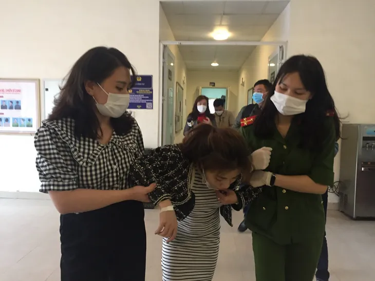 Vụ cháy nhà 7 tầng ở Nam Từ Liêm: Đối tượng phóng hỏa là nữ, nguyên nhân do mâu thuẫn tình cảm - Ảnh 6. Vụ cháy nhà 7 tầng ở Nam Từ Liêm: Đối tượng phóng hỏa là nữ, nguyên nhân do mâu thuẫn tình cảm - Ảnh 6.