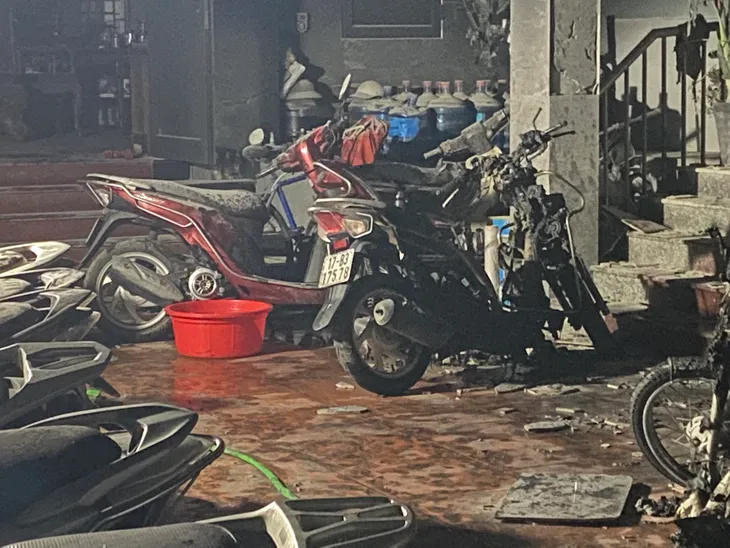 Vụ cháy nhà 7 tầng ở Nam Từ Liêm: Đối tượng phóng hỏa là nữ, nguyên nhân do mâu thuẫn tình cảm - Ảnh 3. Vụ cháy nhà 7 tầng ở Nam Từ Liêm: Đối tượng phóng hỏa là nữ, nguyên nhân do mâu thuẫn tình cảm - Ảnh 3.