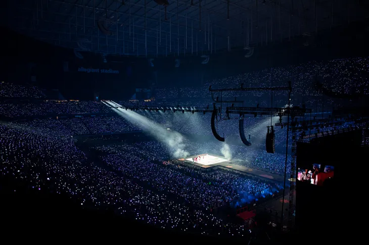 Nếu BTS và Army ở cùng nhau, sa mạc sẽ trở thành biển cả - Ảnh 2. Nếu BTS và Army ở cùng nhau, sa mạc sẽ trở thành biển cả - Ảnh 2.