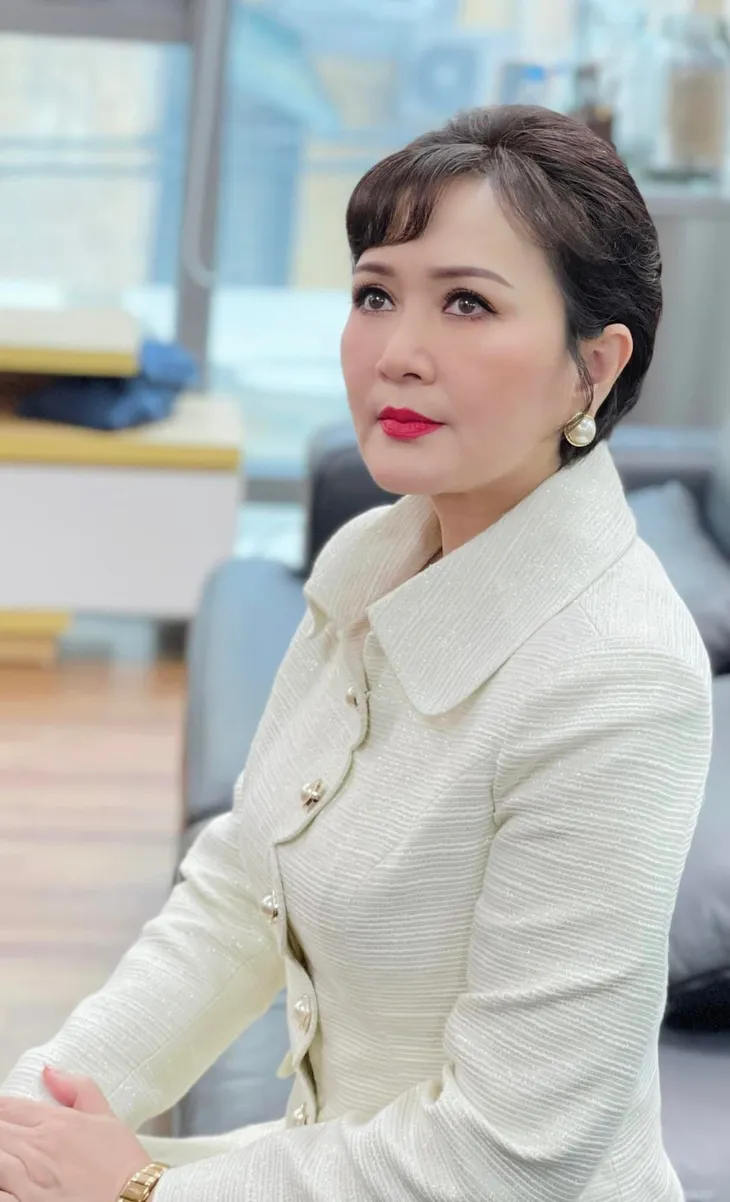 Hậu trường Thương ngày nắng về: Huyền Lizzie cười cực tươi bên mẹ ruột - Ảnh 5. Hậu trường Thương ngày nắng về: Huyền Lizzie cười cực tươi bên mẹ ruột - Ảnh 5.