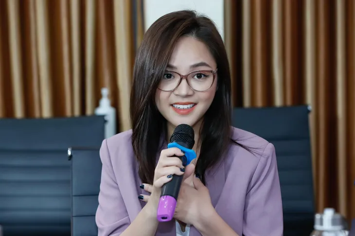 Diễn viên Việt tuần qua: Hồng Đăng làm lái xe taxi, Lương Thu Trang gặp lại ông nội - Ảnh 10. Diễn viên Việt tuần qua: Hồng Đăng làm lái xe taxi, Lương Thu Trang gặp lại ông nội - Ảnh 10.